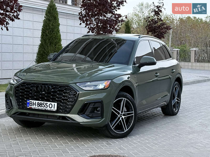Позашляховик / Кросовер Audi Q5 2021 в 