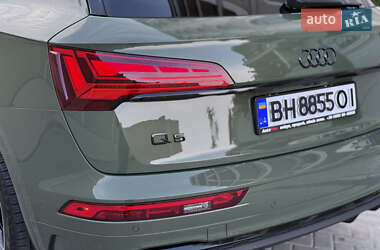 Позашляховик / Кросовер Audi Q5 2021 в 