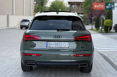 Позашляховик / Кросовер Audi Q5 2021 в 