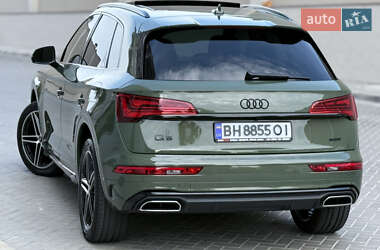 Позашляховик / Кросовер Audi Q5 2021 в 