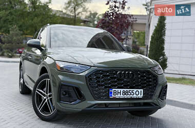 Позашляховик / Кросовер Audi Q5 2021 в 