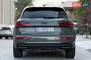 Позашляховик / Кросовер Audi Q5 2021 в 