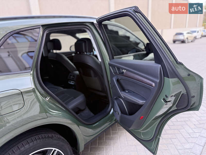 Внедорожник / Кроссовер Audi Q5 2021 в Одессе