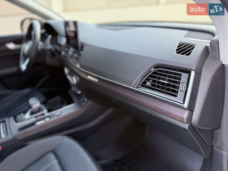 Внедорожник / Кроссовер Audi Q5 2021 в Одессе