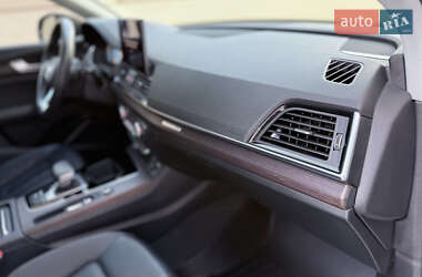Позашляховик / Кросовер Audi Q5 2021 в 