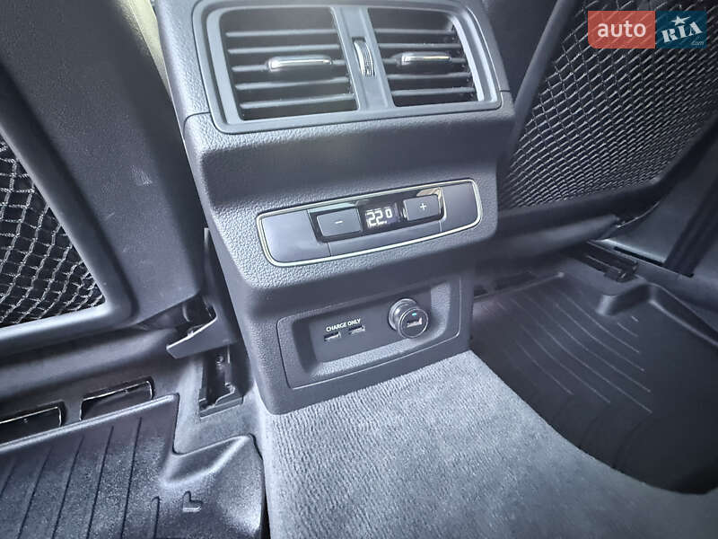 Внедорожник / Кроссовер Audi Q5 2021 в Одессе