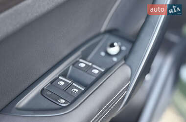 Позашляховик / Кросовер Audi Q5 2021 в 