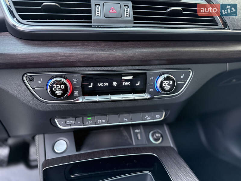Внедорожник / Кроссовер Audi Q5 2021 в Одессе