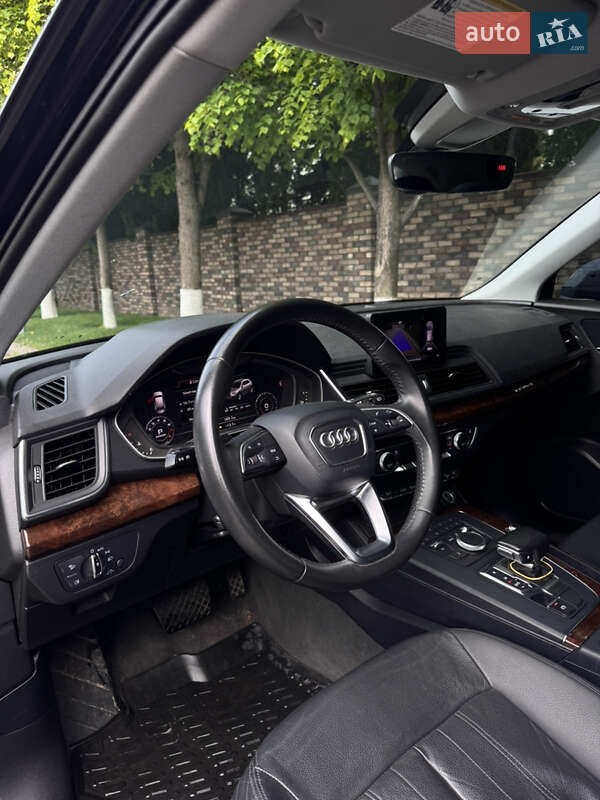 Позашляховик / Кросовер Audi Q5 2017 в Києві