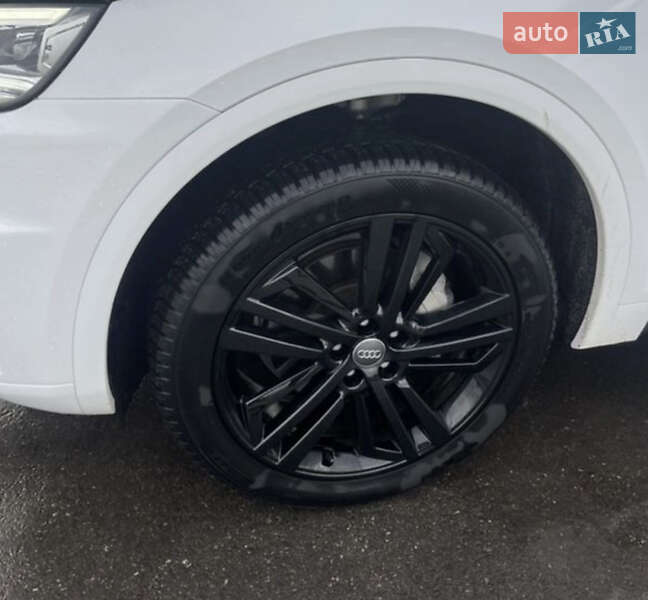 Внедорожник / Кроссовер Audi Q5 2017 в Золочеве