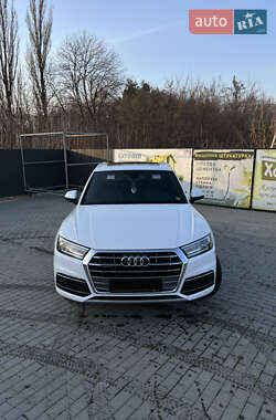 Внедорожник / Кроссовер Audi Q5 2020 в Каменец-Подольском
