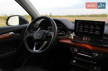 Позашляховик / Кросовер Audi Q5 2021 в 