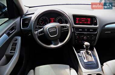 Внедорожник / Кроссовер Audi Q5 2009 в 