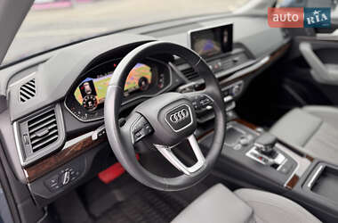 Внедорожник / Кроссовер Audi Q5 2018 в 