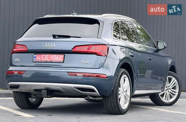Внедорожник / Кроссовер Audi Q5 2018 в 