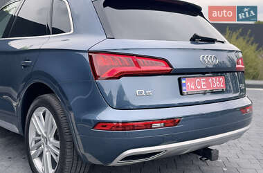 Внедорожник / Кроссовер Audi Q5 2018 в 