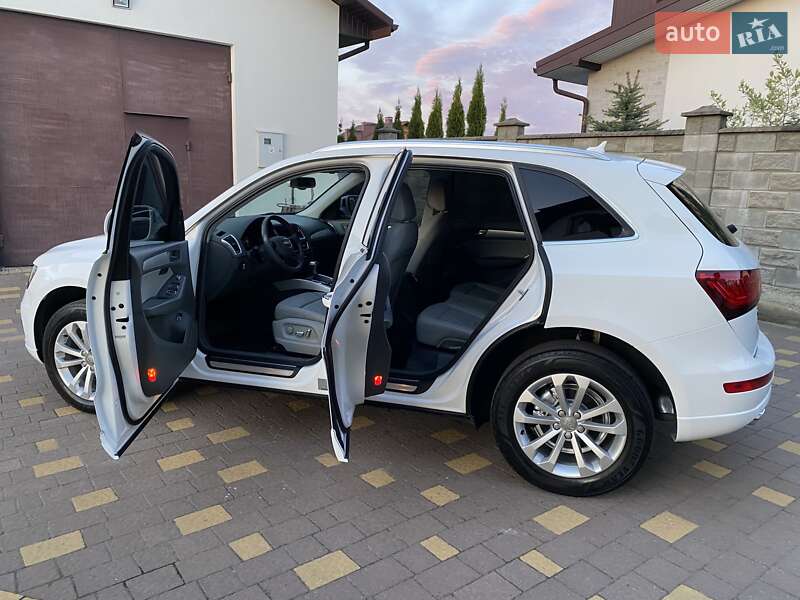 Позашляховик / Кросовер Audi Q5 2015 в Рівному