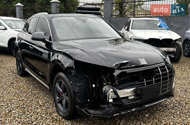 Позашляховик / Кросовер Audi Q5 2020 в 
