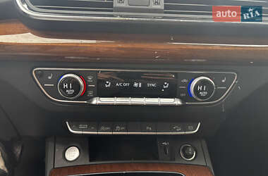 Позашляховик / Кросовер Audi Q5 2020 в 