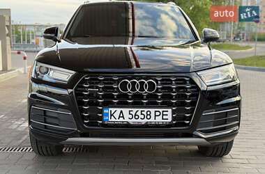 Внедорожник / Кроссовер Audi Q5 2017 в 