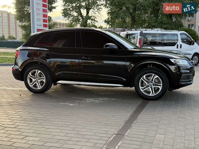 Внедорожник / Кроссовер Audi Q5 2017 в Киеве