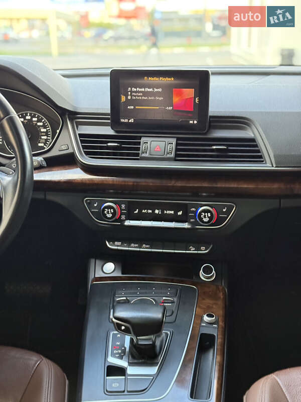 Внедорожник / Кроссовер Audi Q5 2017 в Киеве