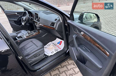 Позашляховик / Кросовер Audi Q5 2018 в 