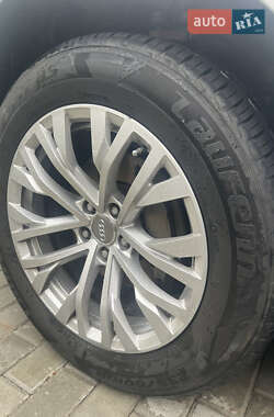 Внедорожник / Кроссовер Audi Q5 2012 в 