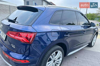 Внедорожник / Кроссовер Audi Q5 2018 в 