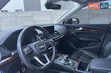 Внедорожник / Кроссовер Audi Q5 2018 в 