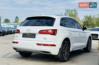 Внедорожник / Кроссовер Audi Q5 2018 в 