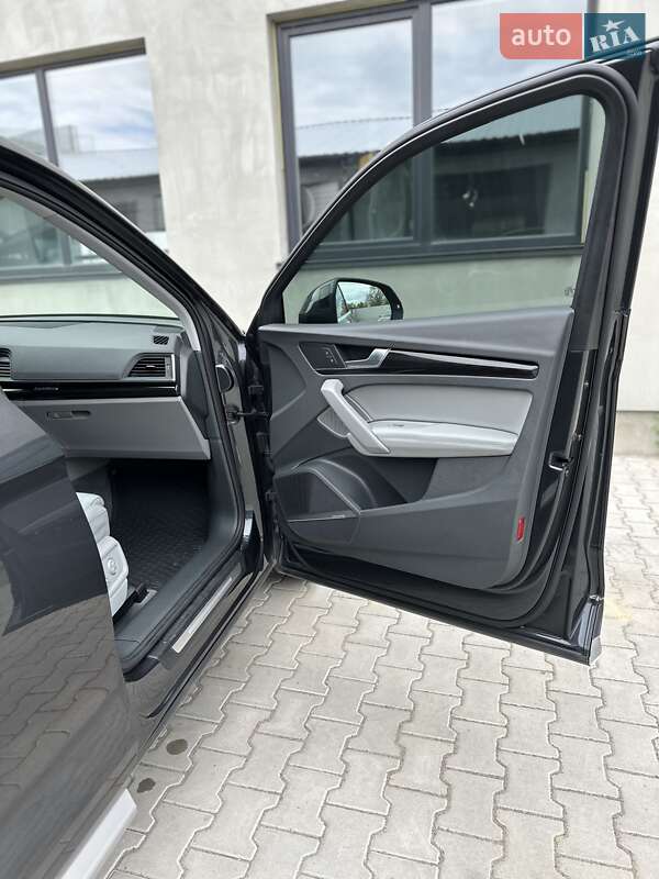 Внедорожник / Кроссовер Audi Q5 2019 в Львове