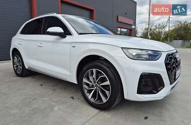 Внедорожник / Кроссовер Audi Q5 2022 в 