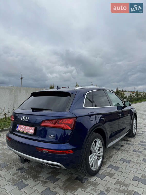 Позашляховик / Кросовер Audi Q5 2017 в Рівному