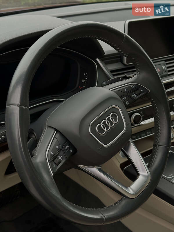 Позашляховик / Кросовер Audi Q5 2017 в Рівному
