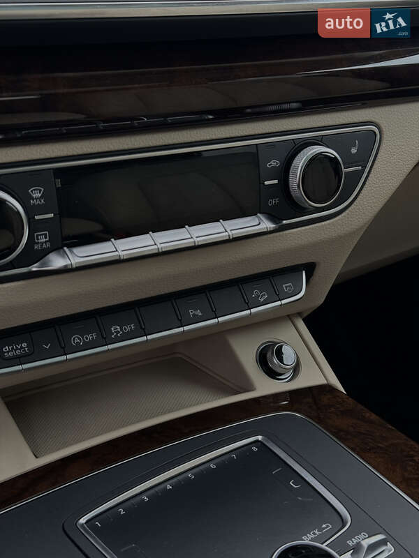 Позашляховик / Кросовер Audi Q5 2017 в Рівному