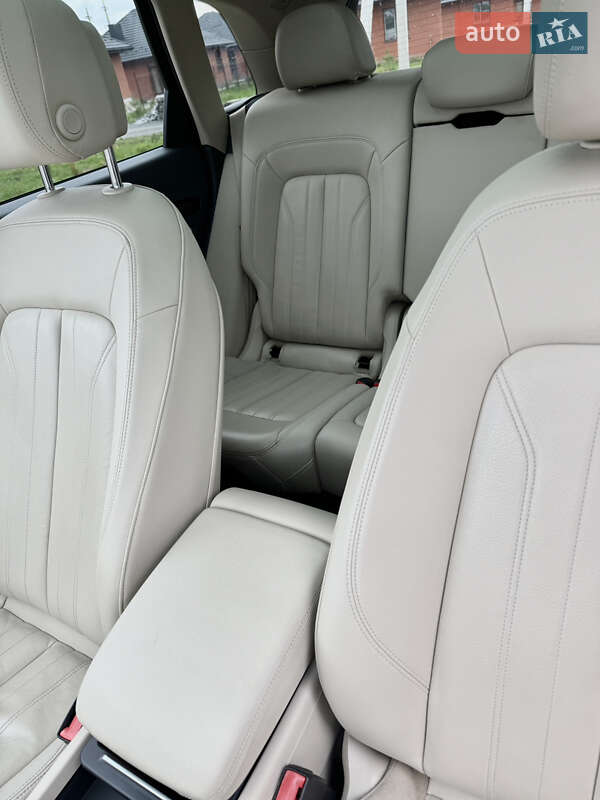 Позашляховик / Кросовер Audi Q5 2017 в Рівному
