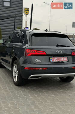 Внедорожник / Кроссовер Audi Q5 2018 в 