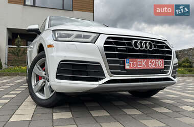Позашляховик / Кросовер Audi Q5 2018 в 