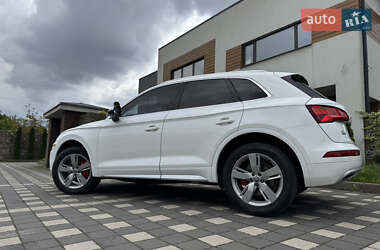 Позашляховик / Кросовер Audi Q5 2018 в 