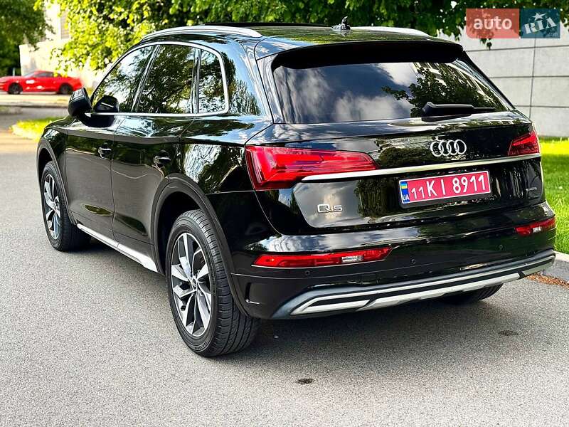 Внедорожник / Кроссовер Audi Q5 2021 в Киеве