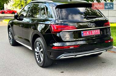 Позашляховик / Кросовер Audi Q5 2021 в 