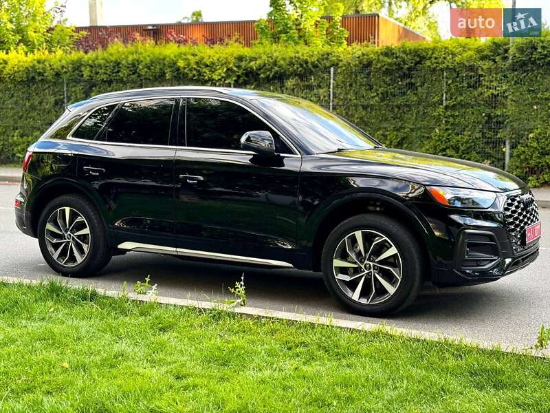 Внедорожник / Кроссовер Audi Q5 2021 в Киеве