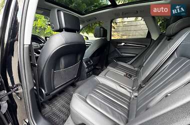 Позашляховик / Кросовер Audi Q5 2021 в 