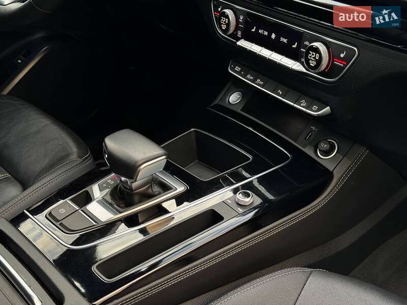 Внедорожник / Кроссовер Audi Q5 2021 в Киеве