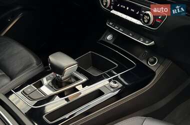 Позашляховик / Кросовер Audi Q5 2021 в 