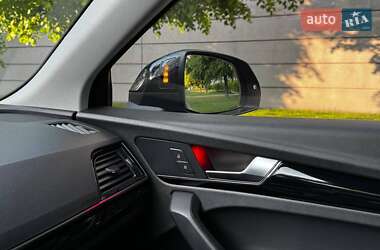 Позашляховик / Кросовер Audi Q5 2021 в 