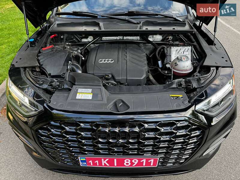 Внедорожник / Кроссовер Audi Q5 2021 в Киеве