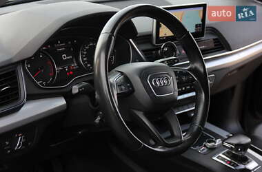 Позашляховик / Кросовер Audi Q5 2017 в 
