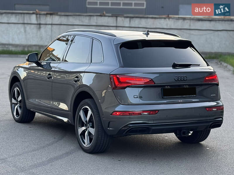 Внедорожник / Кроссовер Audi Q5 2021 в Киеве